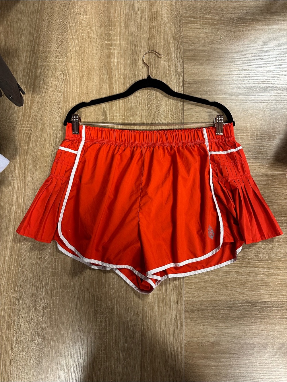 Free People Movement Easy Tiger Side Pleat Athletics Shorts in Red Size Large - Picture 3 of 5